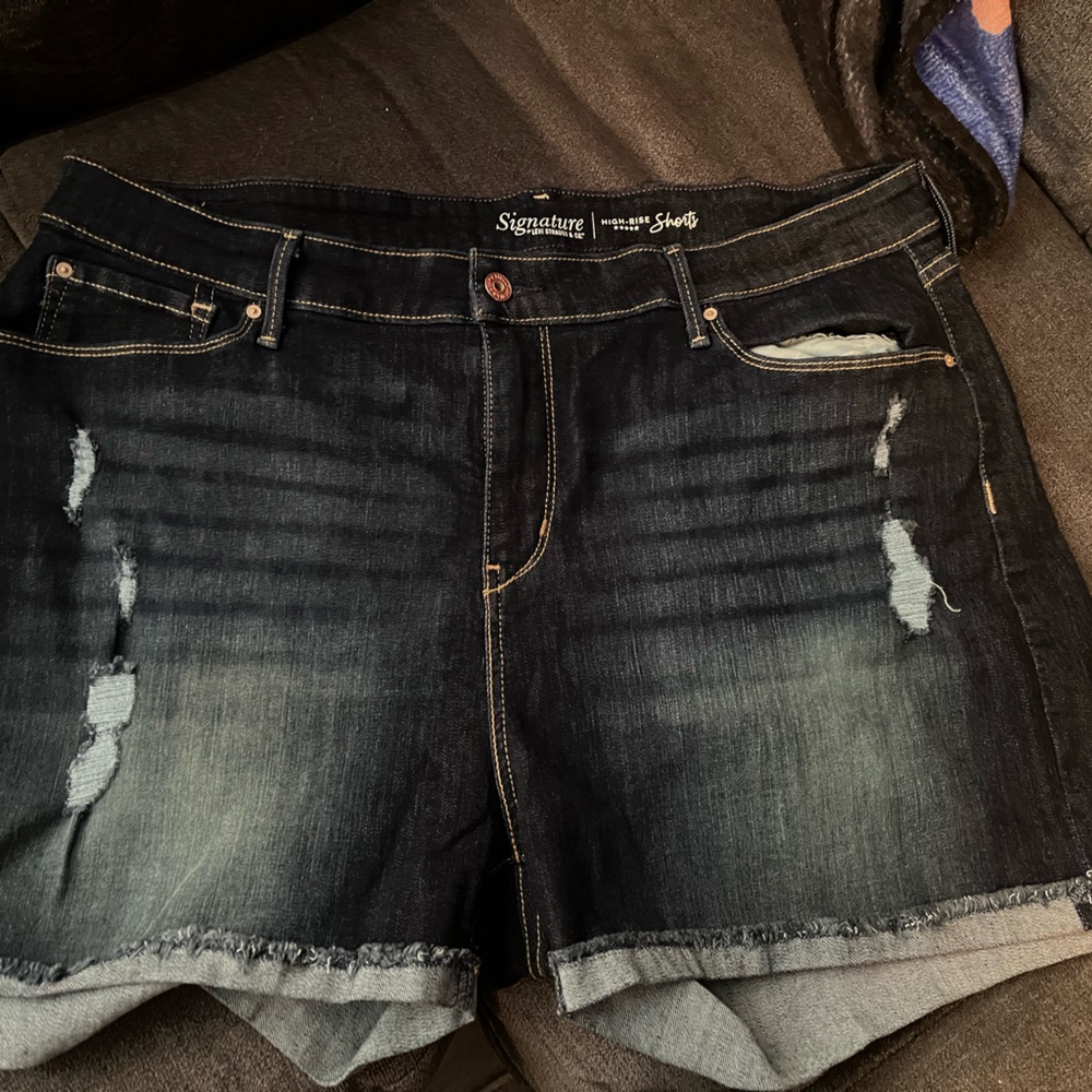 Signature by Levi’s dark blue destressed shorts
